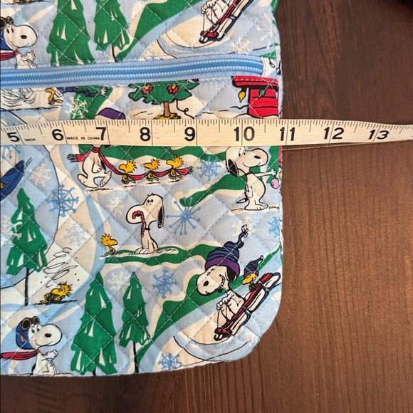 VERA BRADLEY PEANUTS SKI SLOPE SNOOPY TRIPLE ZIP HIPSTER BAG ADJUSTABLE STRAPS - Picture 11 of 11